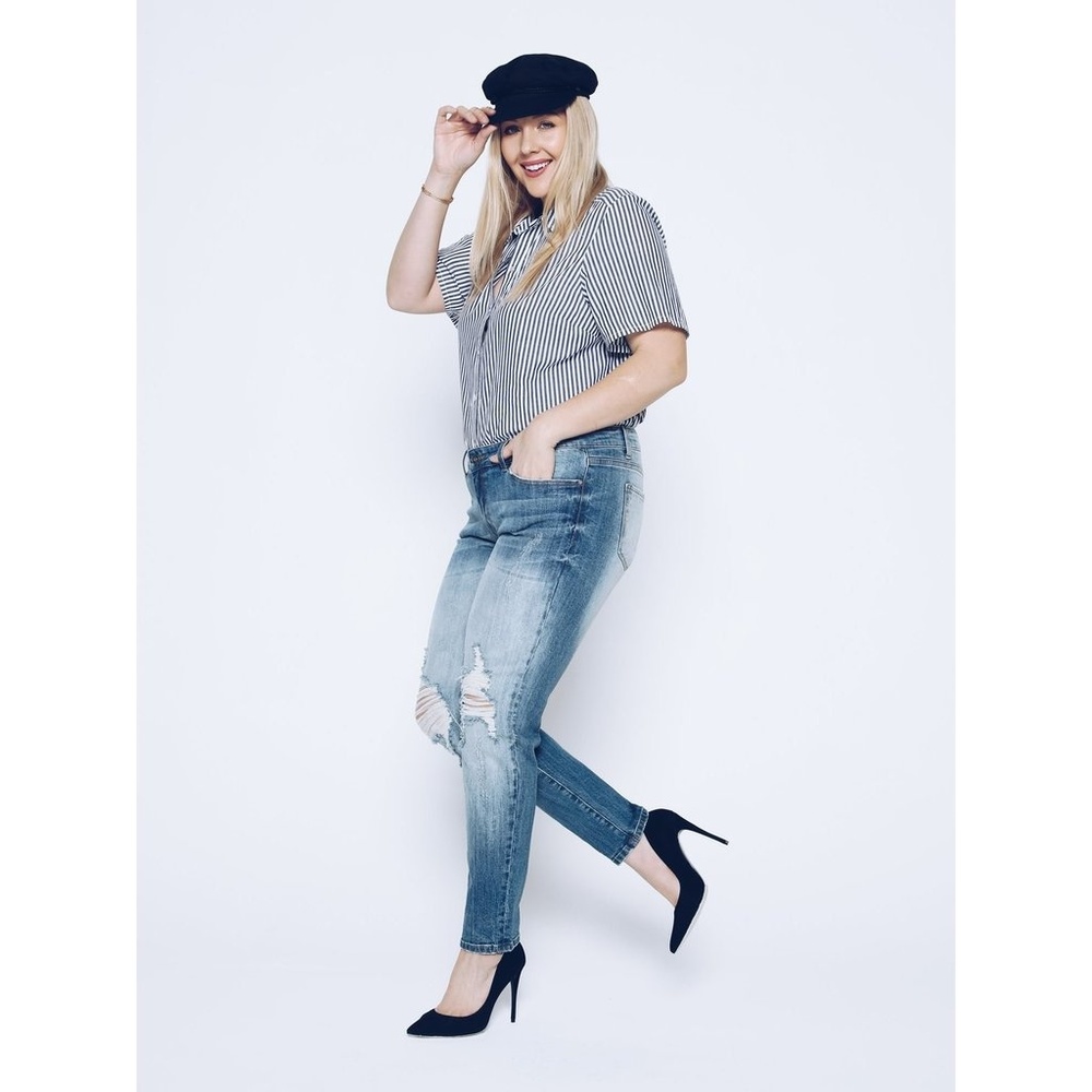 KanCan Light Distress Jeans